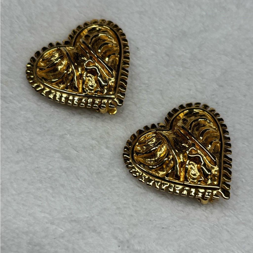 St John Gold Heart Earrings 22$